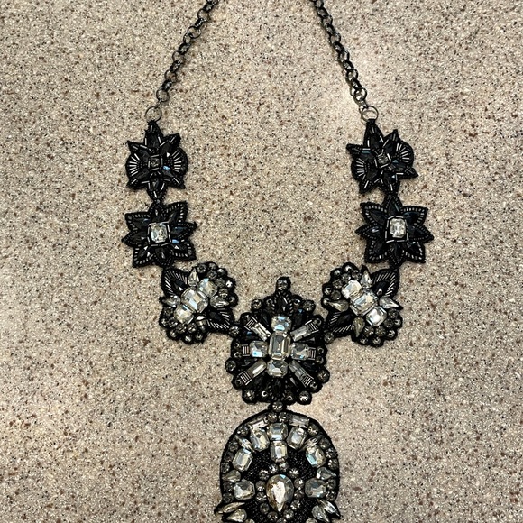 ⭐️⭐️ Deepa Gurnani⭐️⭐️ Dora Beaded Necklace - Picture 2 of 10